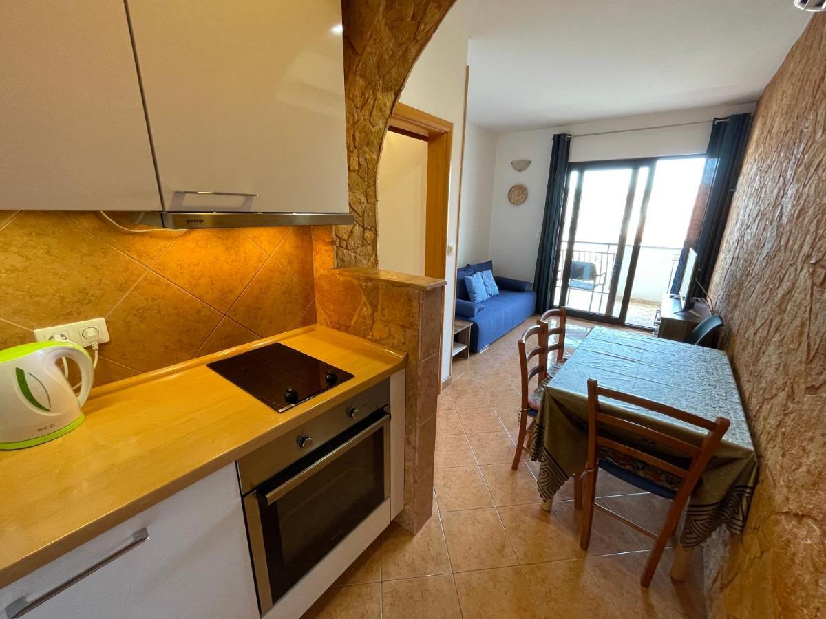 Holiday House Jakasa Трогір Екстер'єр фото
