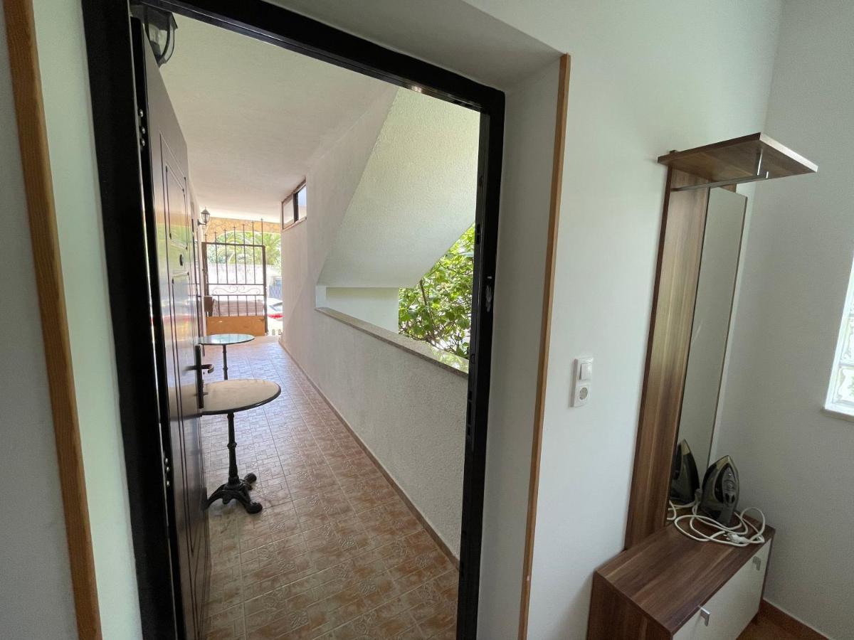 Holiday House Jakasa Трогір Екстер'єр фото