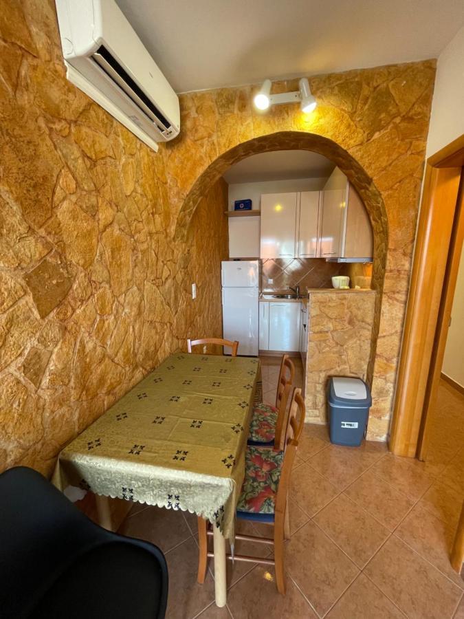 Holiday House Jakasa Трогір Екстер'єр фото