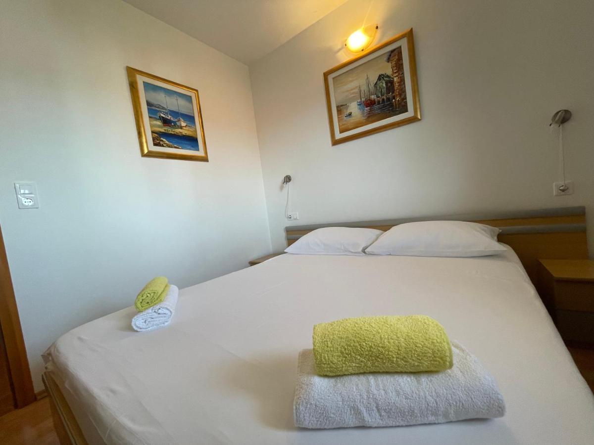 Holiday House Jakasa Трогір Екстер'єр фото