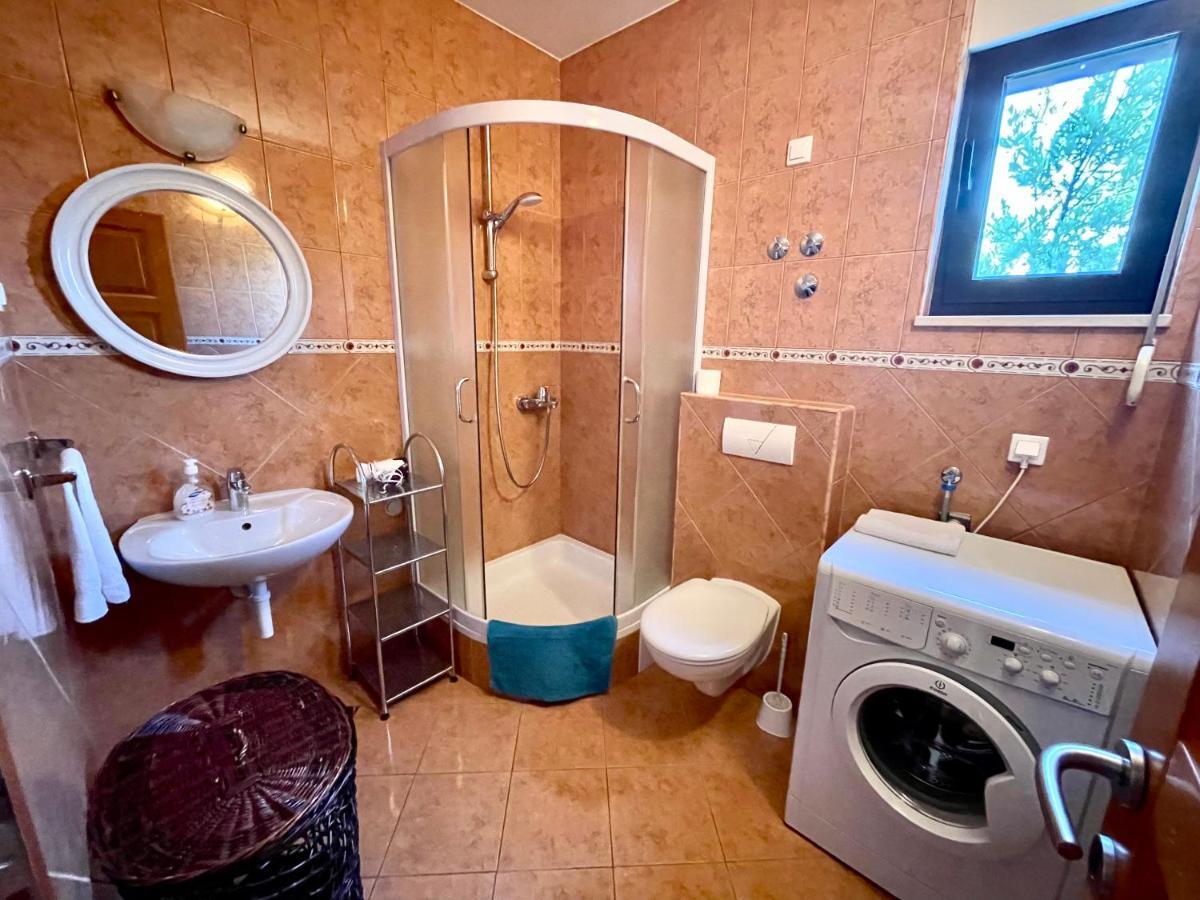 Holiday House Jakasa Трогір Екстер'єр фото