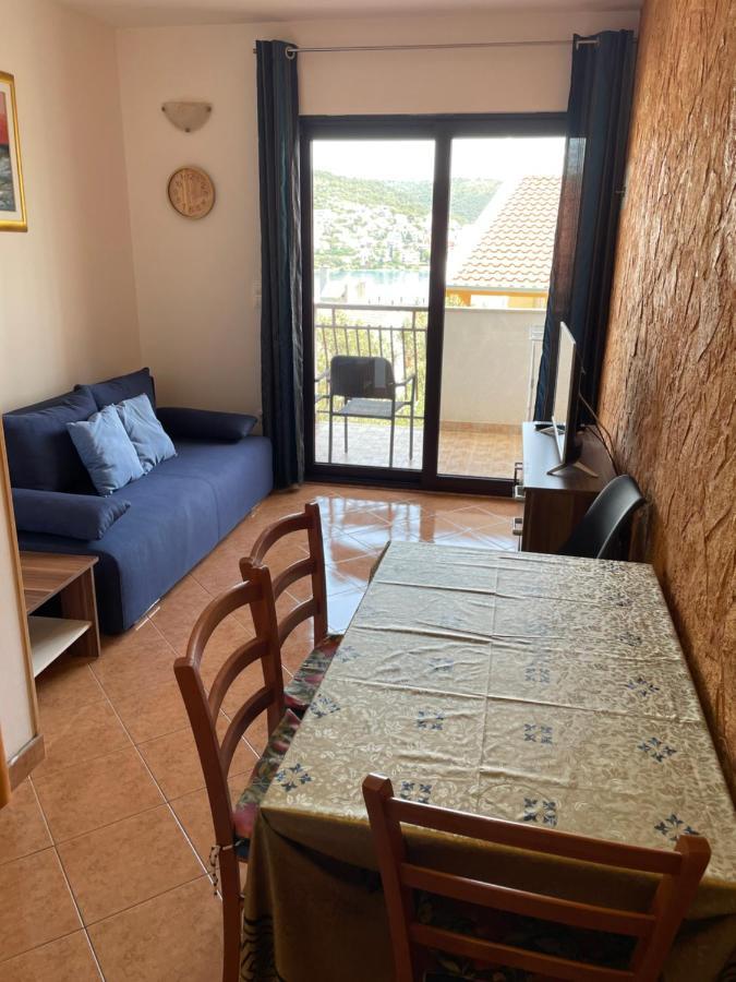 Holiday House Jakasa Трогір Екстер'єр фото
