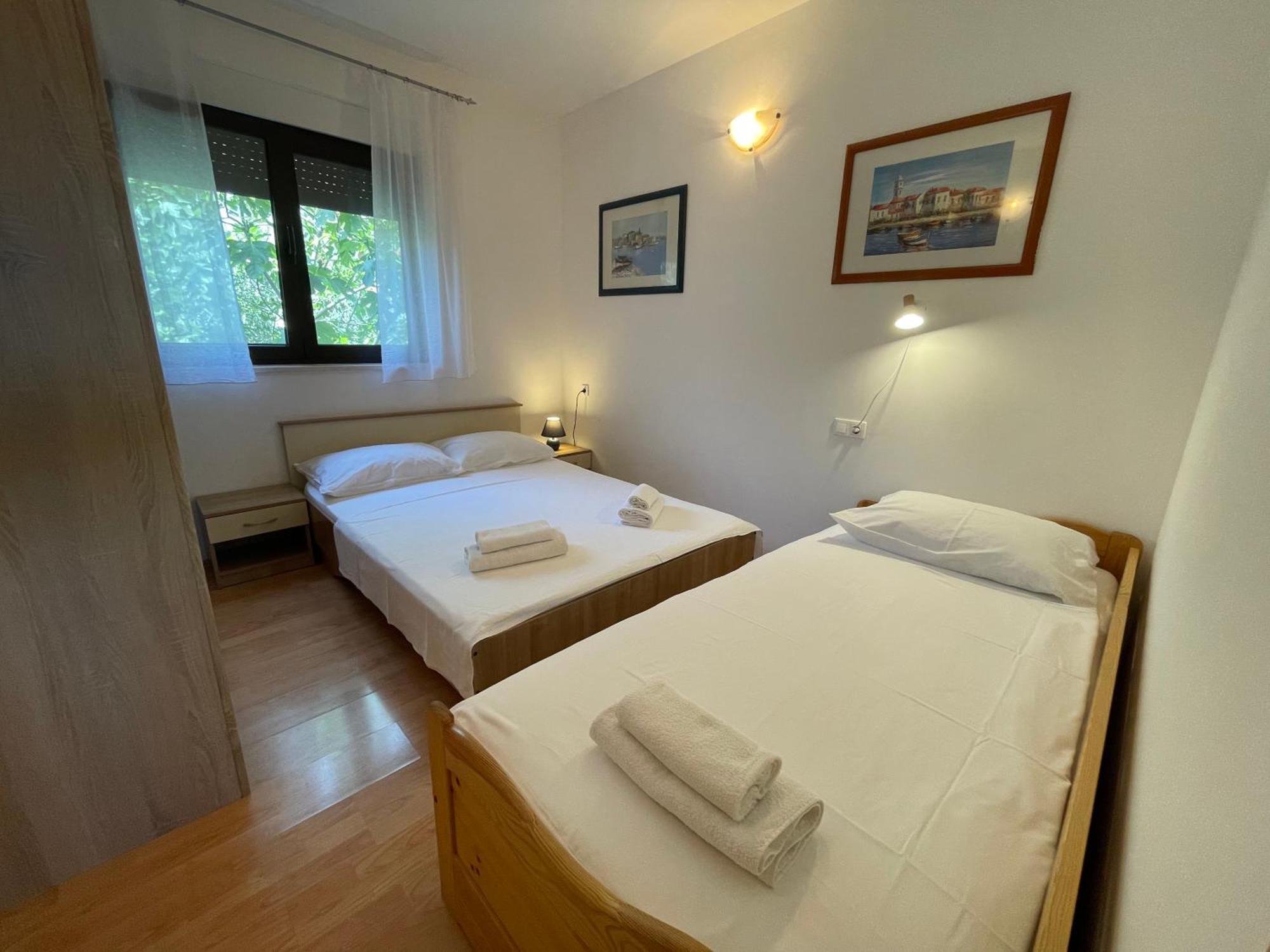 Holiday House Jakasa Трогір Екстер'єр фото