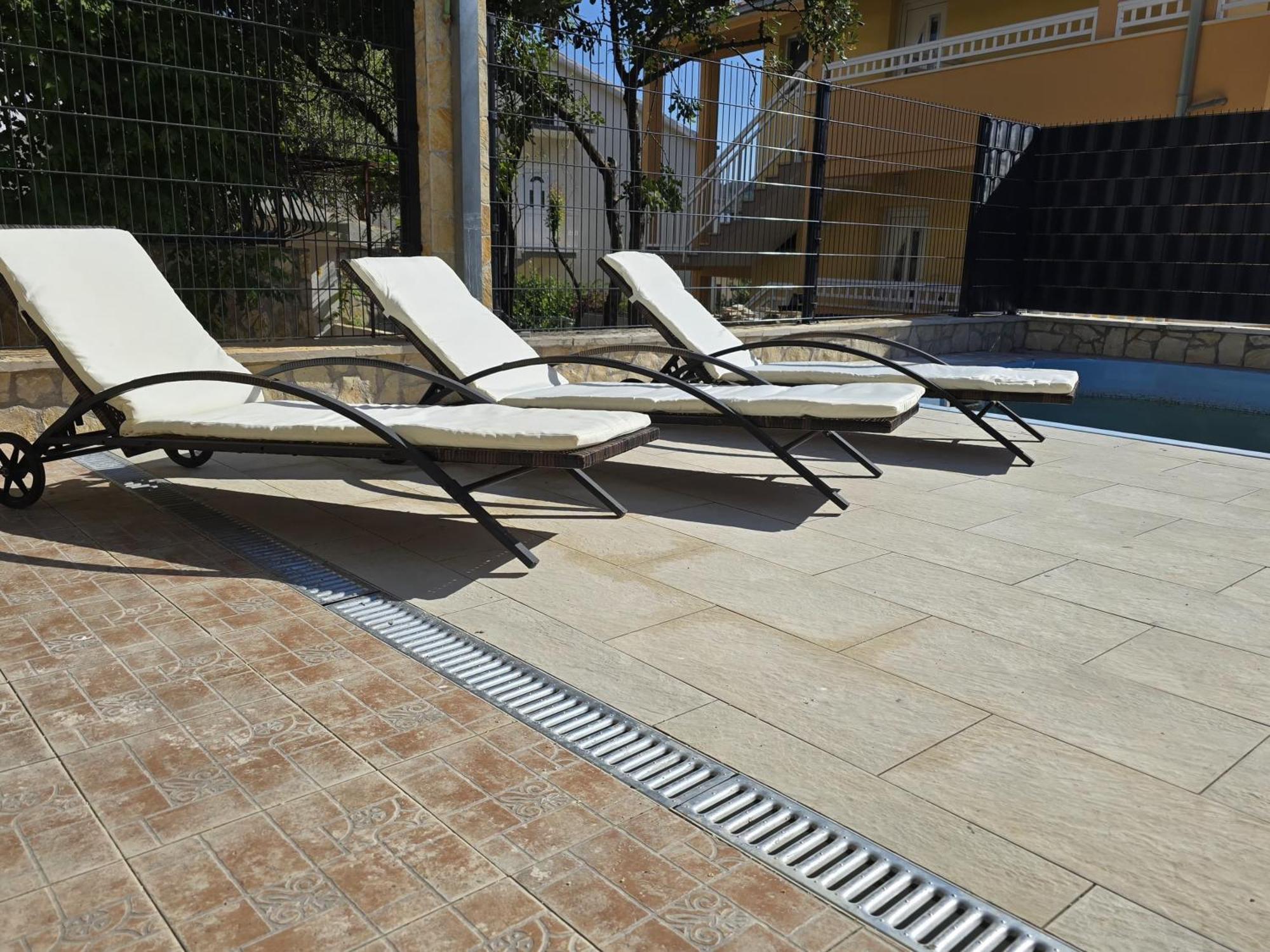 Holiday House Jakasa Трогір Екстер'єр фото