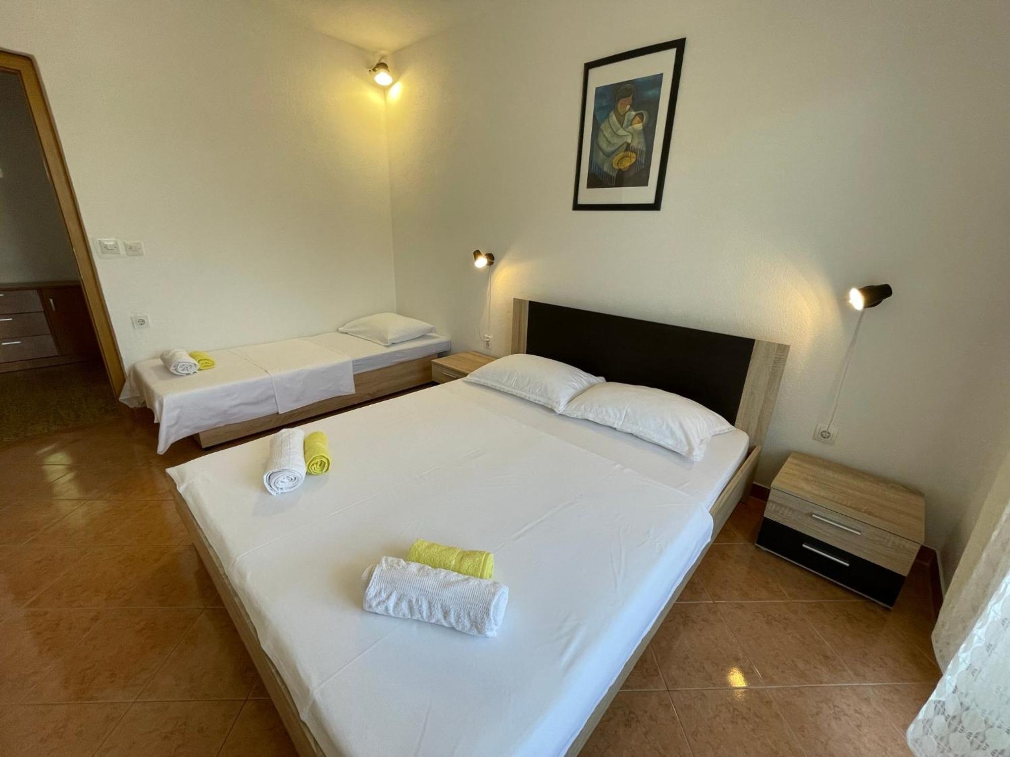 Holiday House Jakasa Трогір Екстер'єр фото