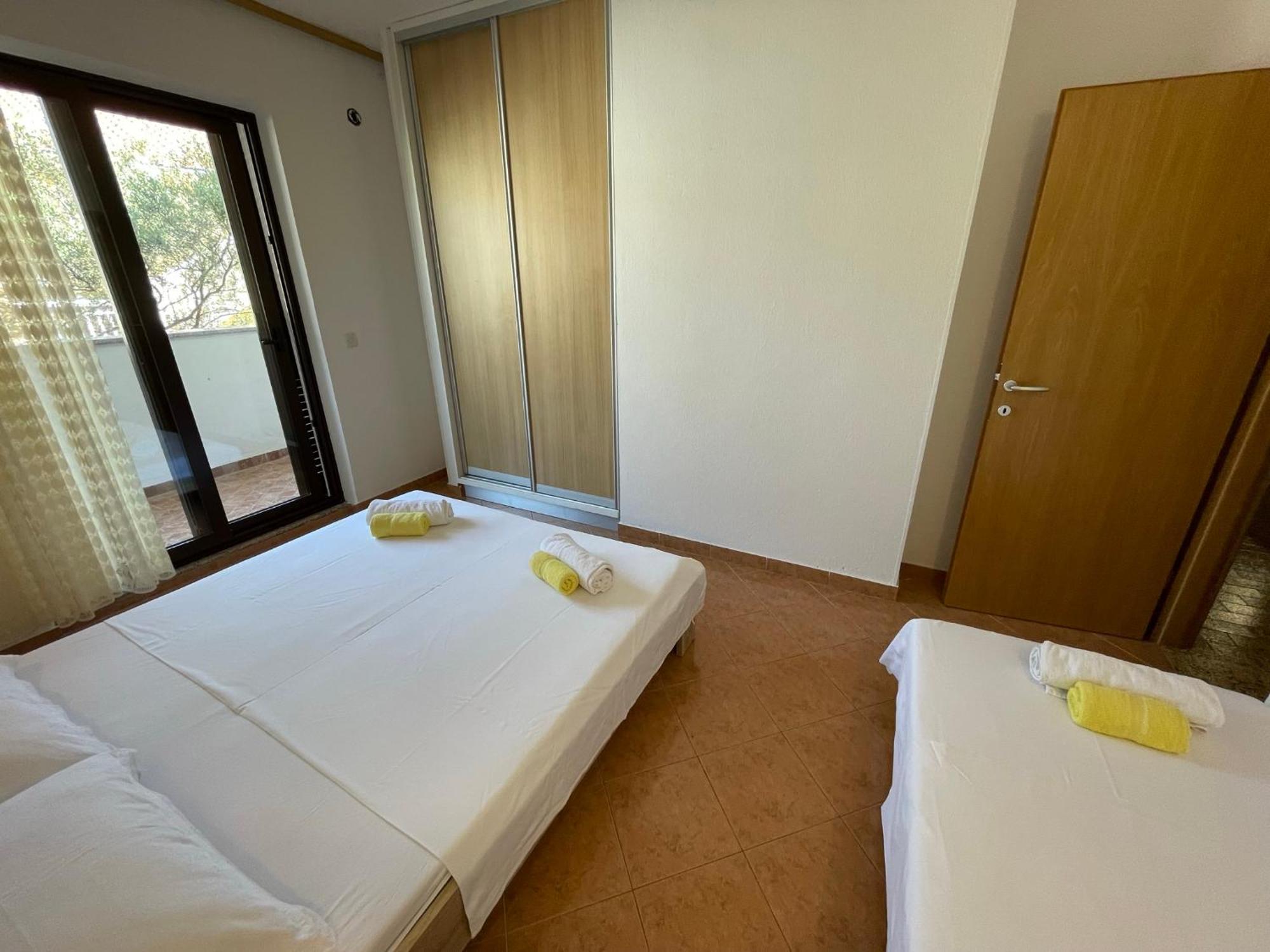 Holiday House Jakasa Трогір Екстер'єр фото