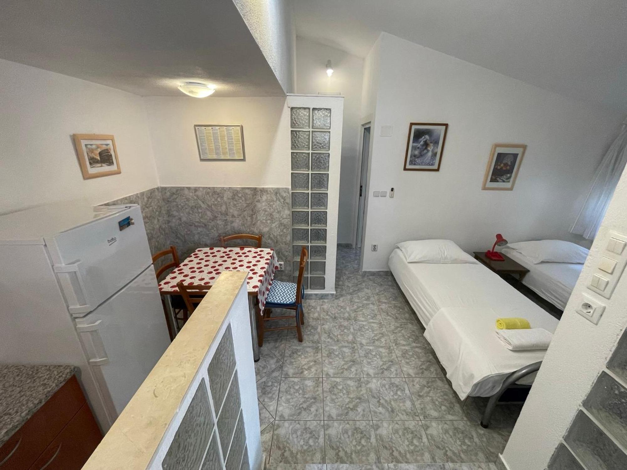 Holiday House Jakasa Трогір Екстер'єр фото