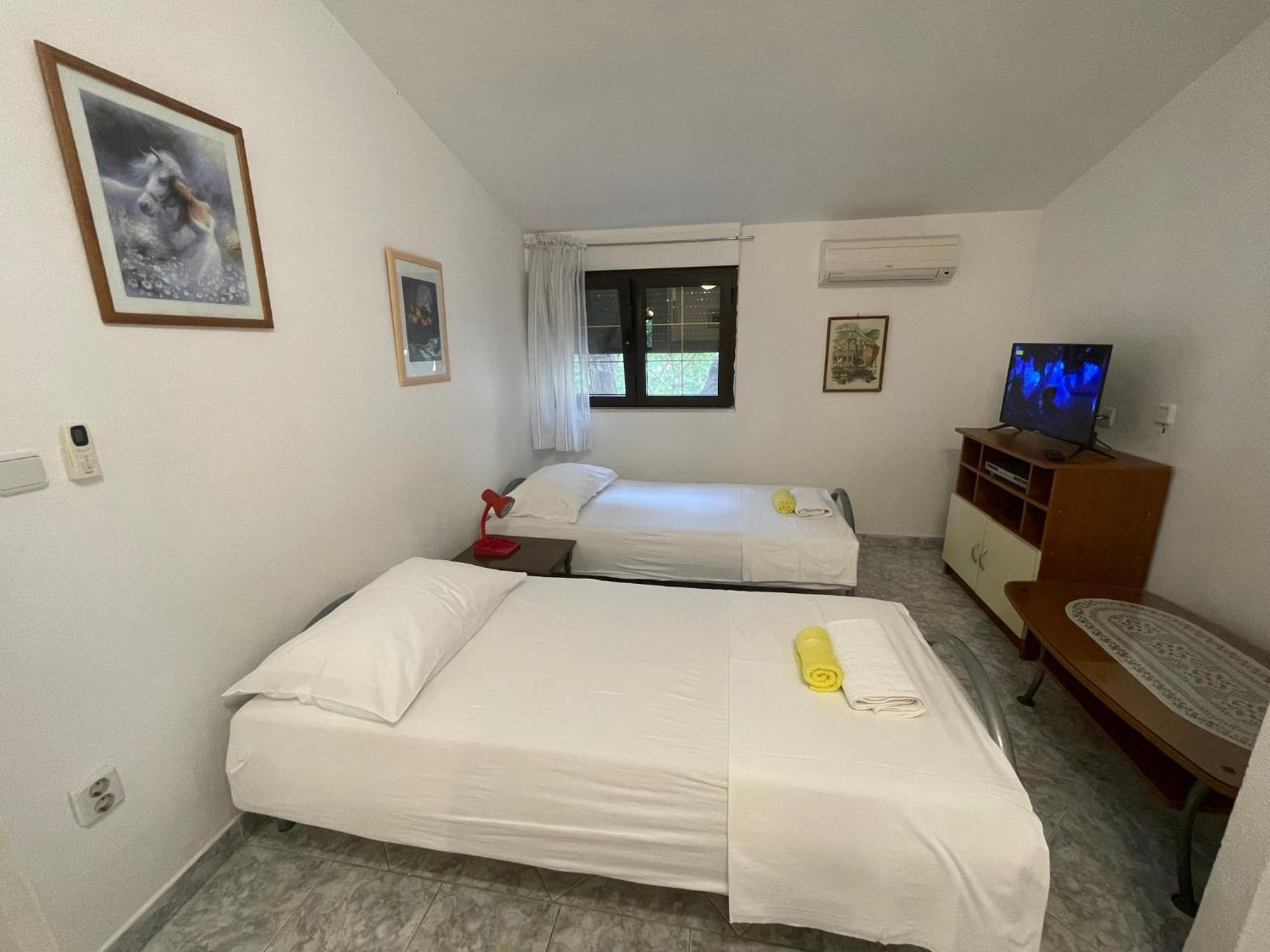 Holiday House Jakasa Трогір Екстер'єр фото