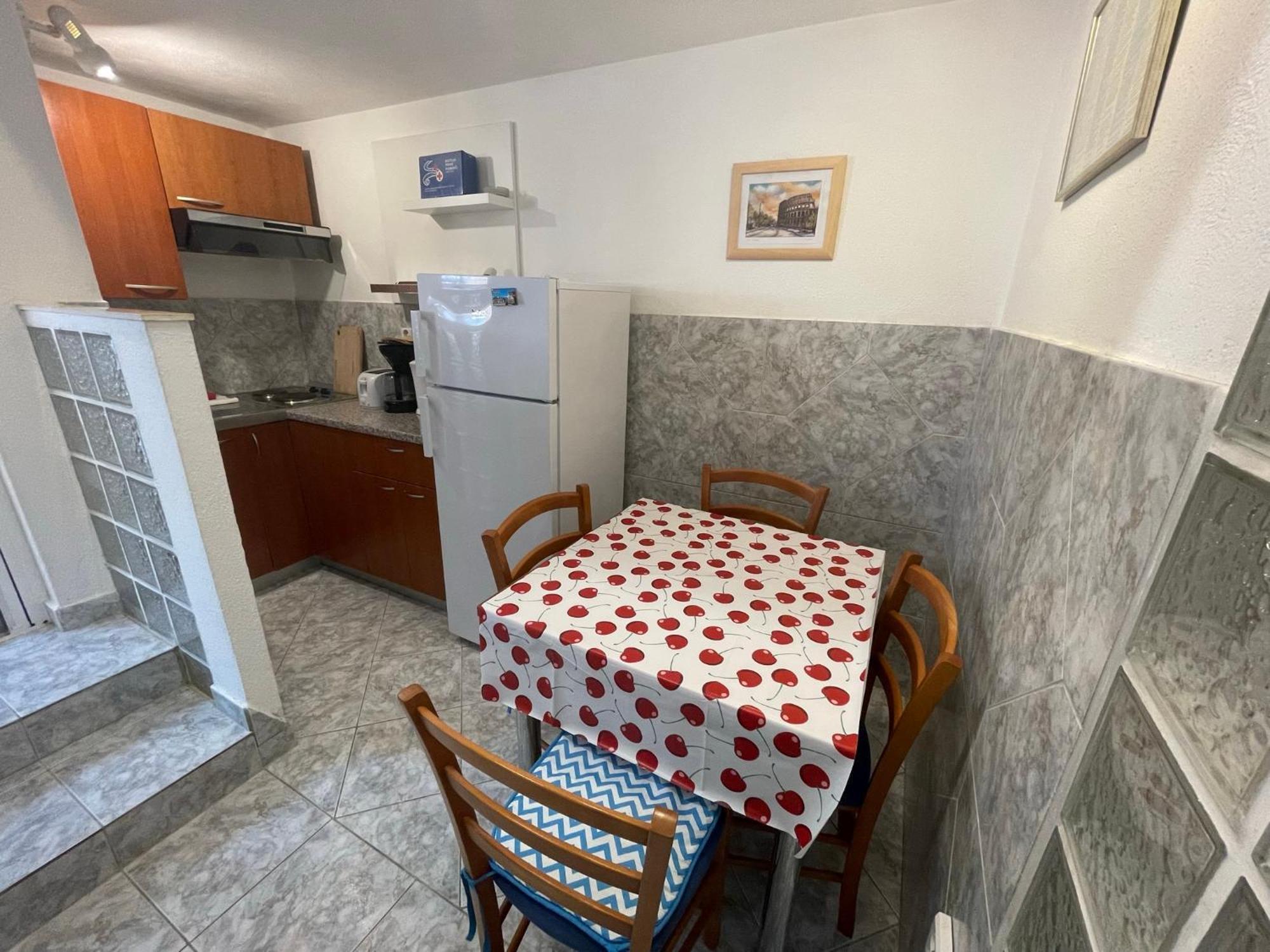 Holiday House Jakasa Трогір Екстер'єр фото