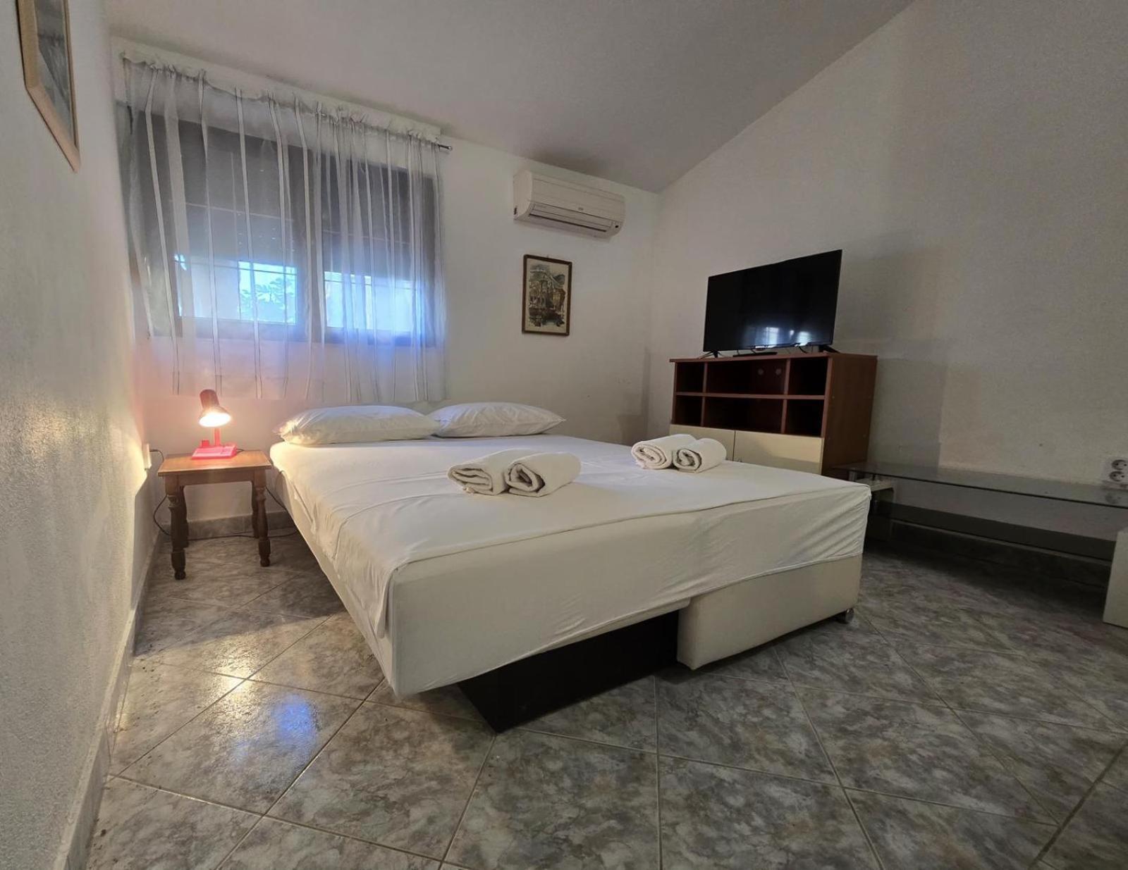 Holiday House Jakasa Трогір Екстер'єр фото